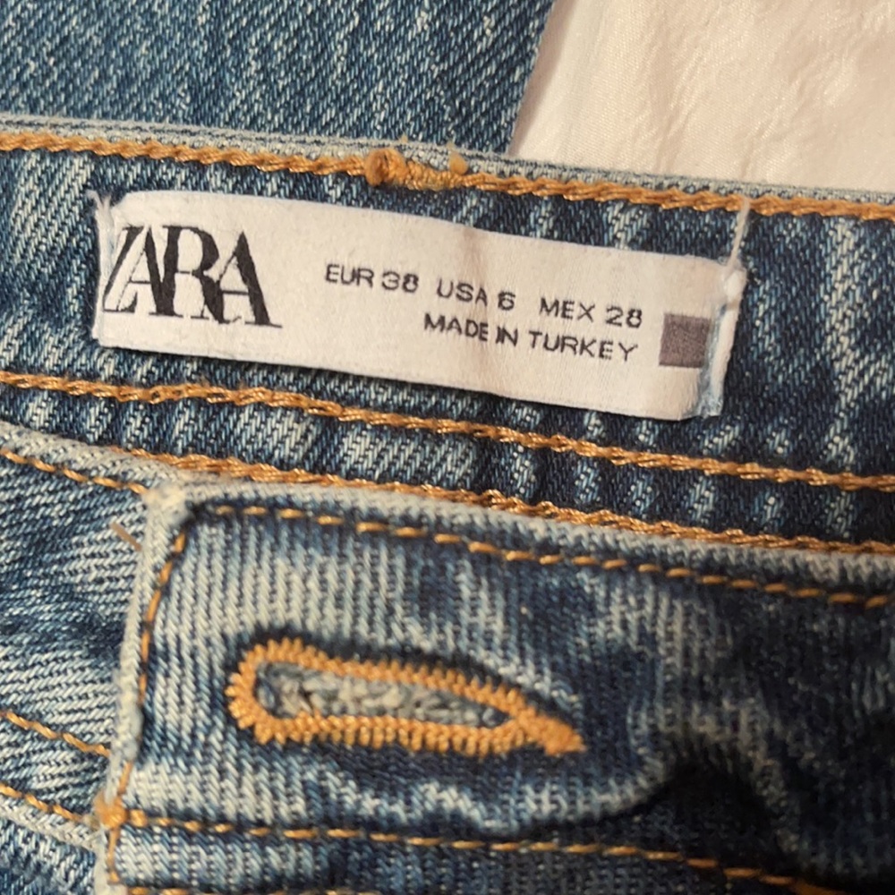 Zara high waisted jeans with front slit - Picture 5 of 8